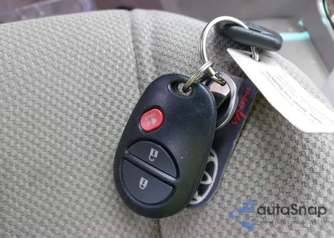 2012 Toyota Sienna Base V6 7 Passenger z USA, uszkodzony, nr VIN 5TDZK3DC8CS274703